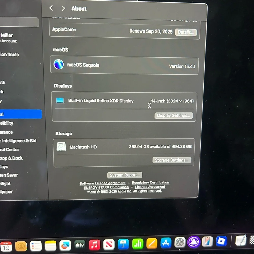 Apple MacBook Pro with Blue Screen